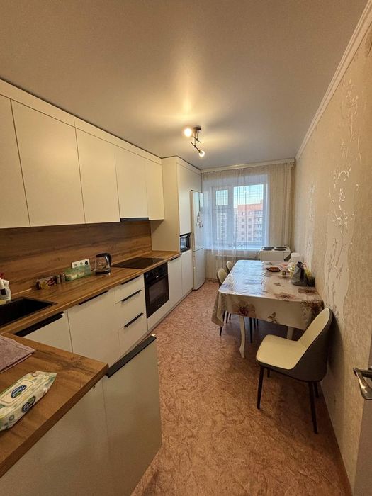 Продам 2х ком квартиру 3/5не угловая