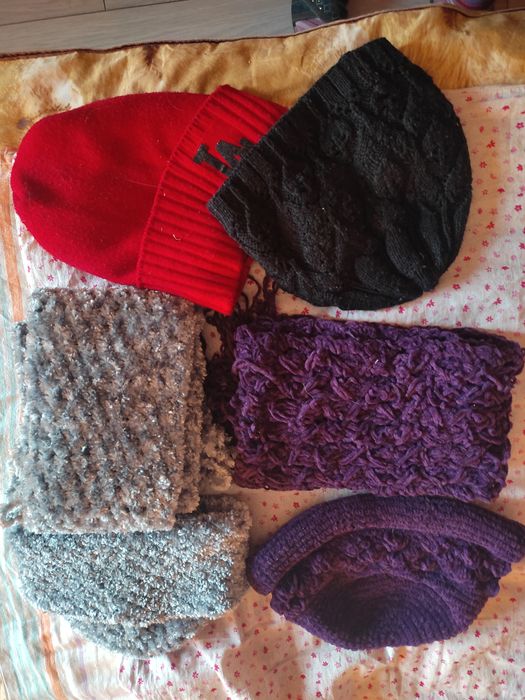 Продам шапки женские