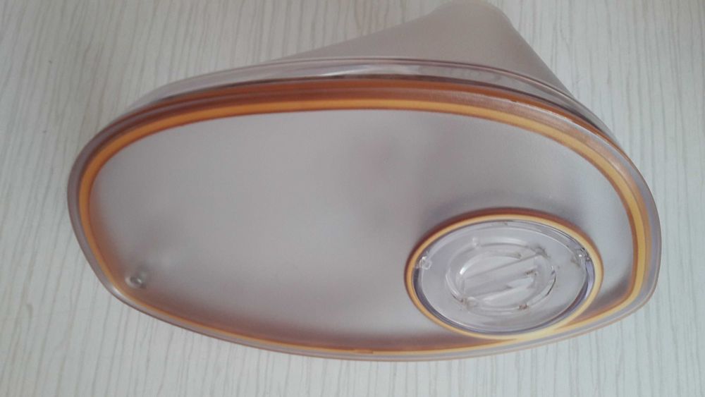 Продавам бункер за кафе с капак за Saeco Talea