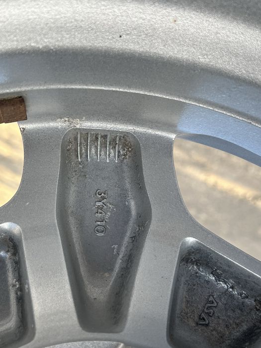 Продам диски с резиной 235.70.R16