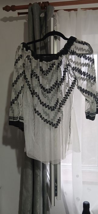 Ie tradițională in stare foarte bună