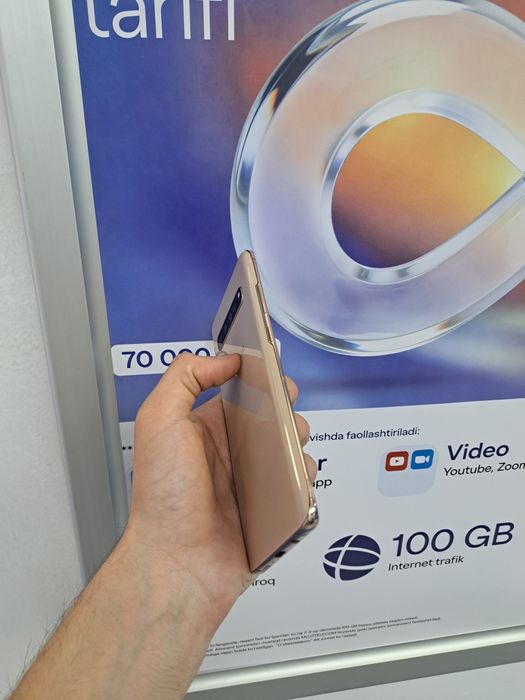 Samsung Galaxy S10 Plus 5G память 8/256gb очилмагян идеал