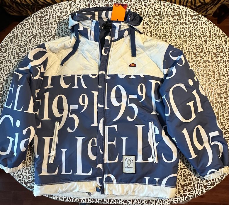 Дамско яке с качулка Ellese