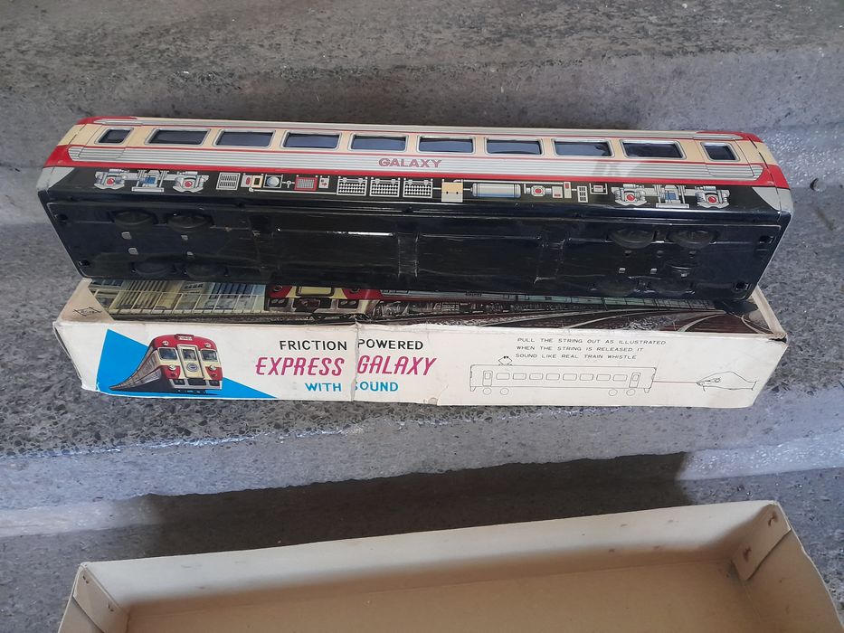 Ретро метално влакче