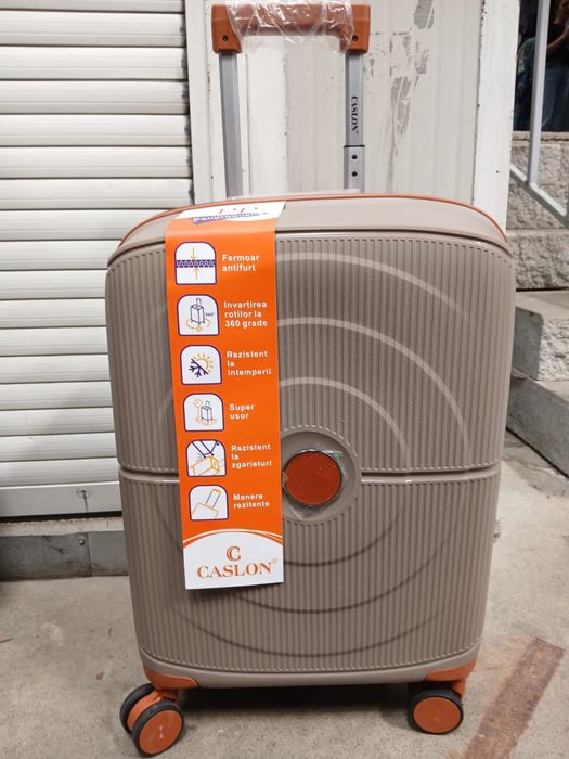 Valiza/Troler potrivita pentru calatorii.