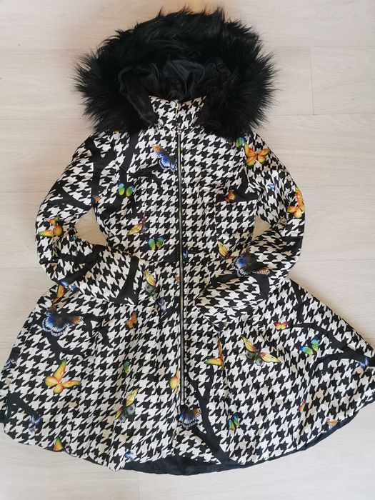 Сако черно по тялото и дамско палто