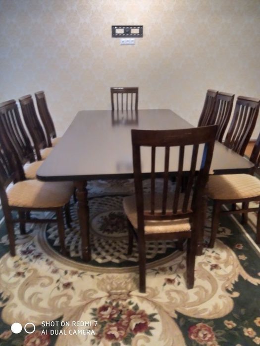 Срочно продаю стол стулья стулья 10 штук
