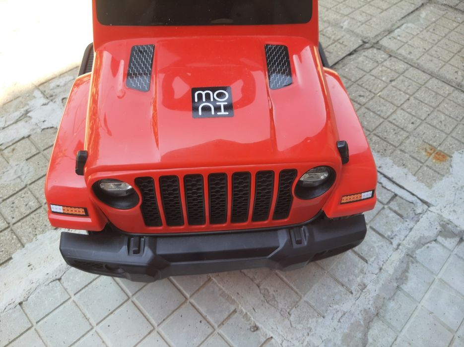 Кола със сеник..