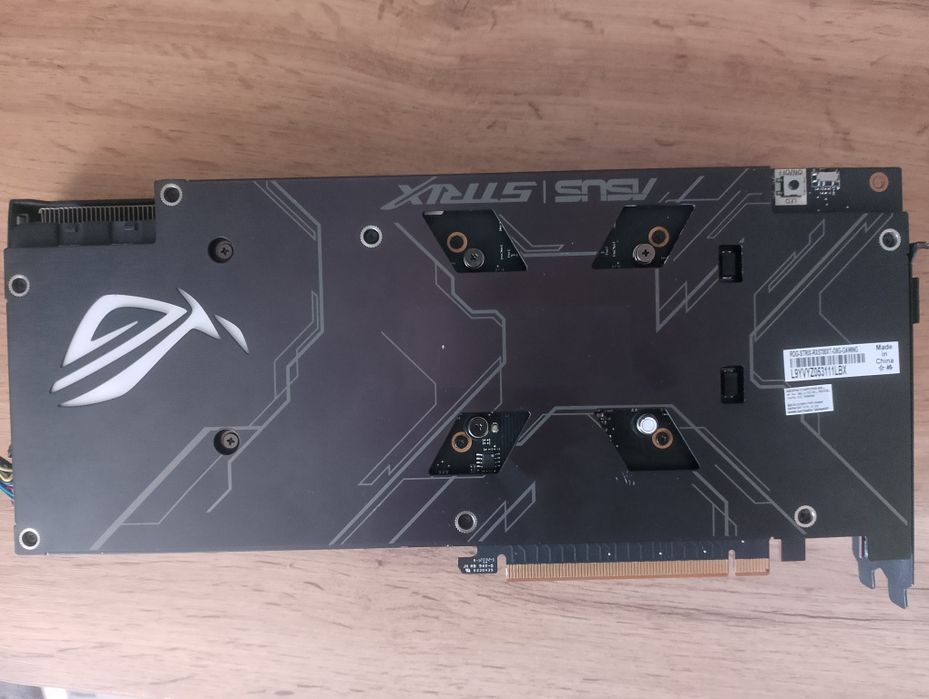 Asus ROG-STRIX-RX5700XT-O8G-GAMING видеокарта