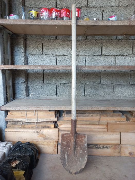 Лопата штыковая .