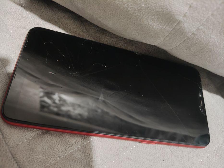 Телефон oppo a5 разбитый