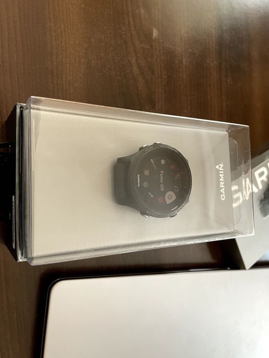 Продавам Garmin Forerunner 935
