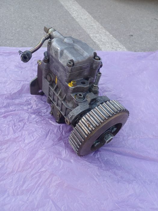 Гориво нагнетателна помпа  ( нафтова помпа)