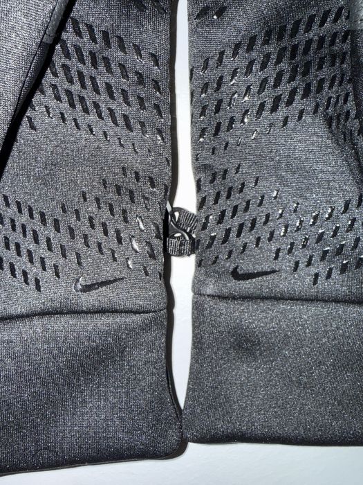 Продам перчатки  Nike HyperWarm