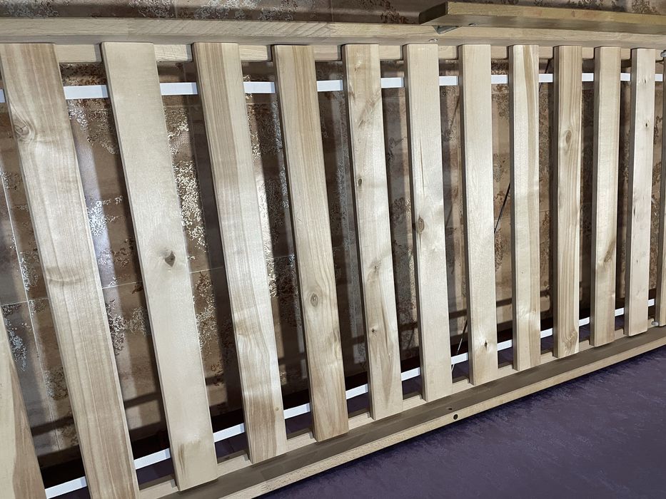 Продам детскую кровать с матрацем