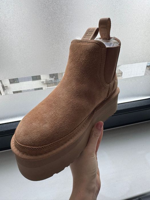 UGG Chelsea Platform