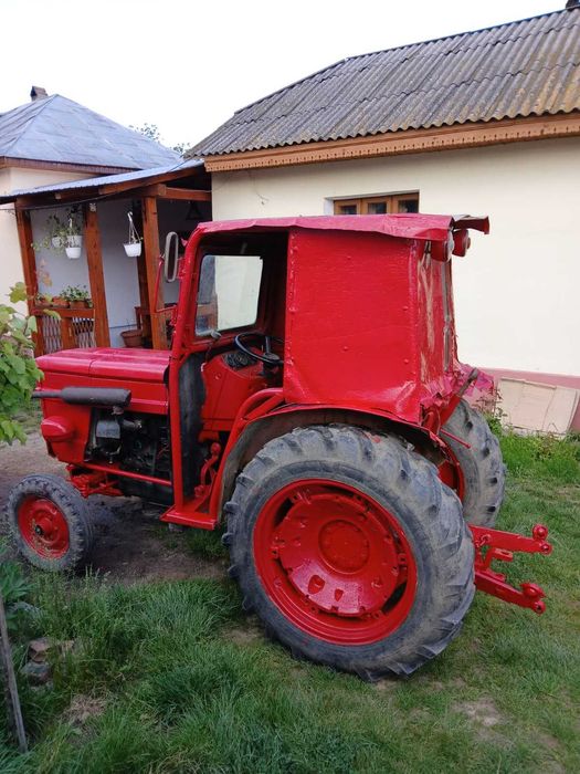 Tractor utb 445v
