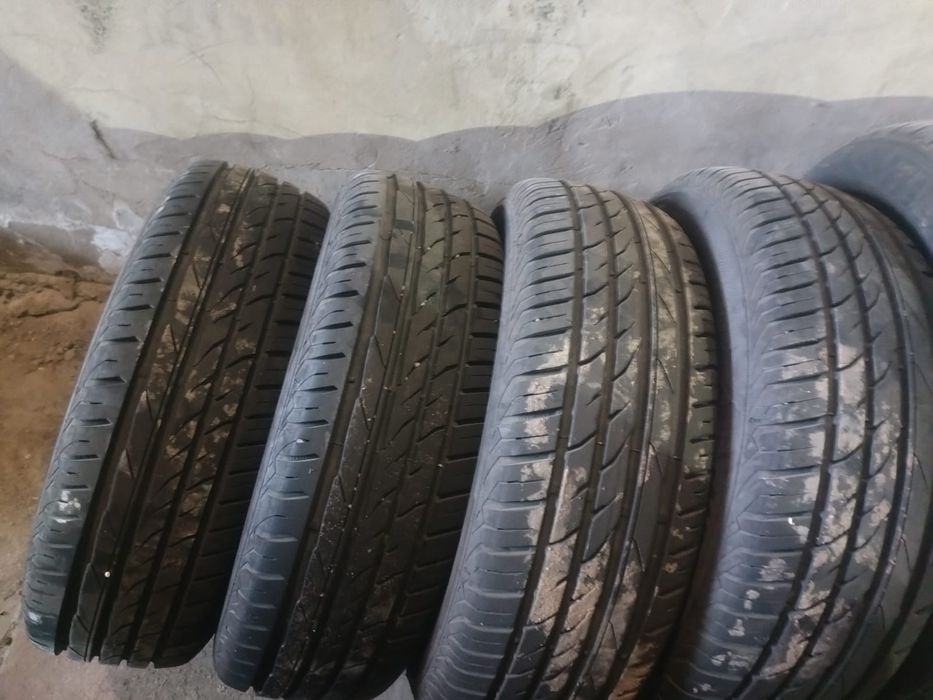 Шины 205/70/R15.