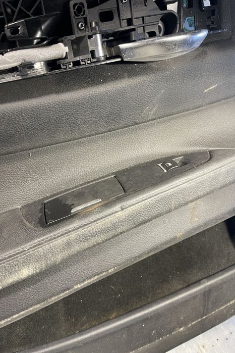 Fata / Tapiterie usa spate stanga 000140.610.21 L BMW Seria 7 F01/F02