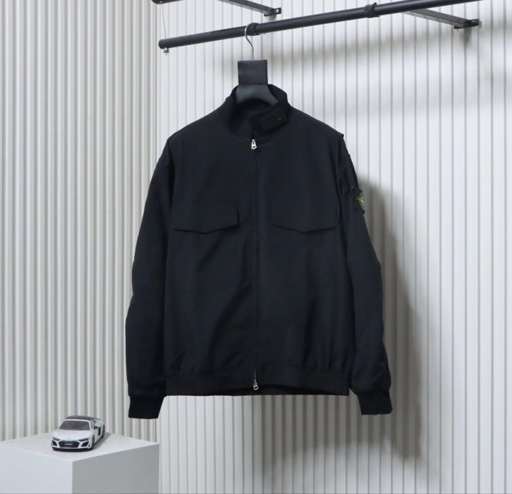 В продаже оригинальная одежда