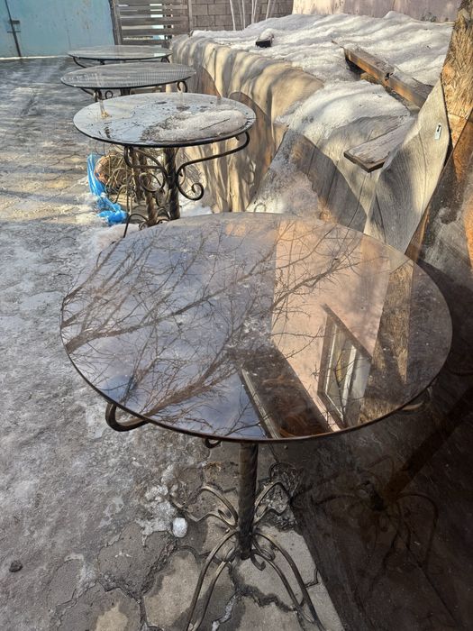 Круглые стеклянный стол