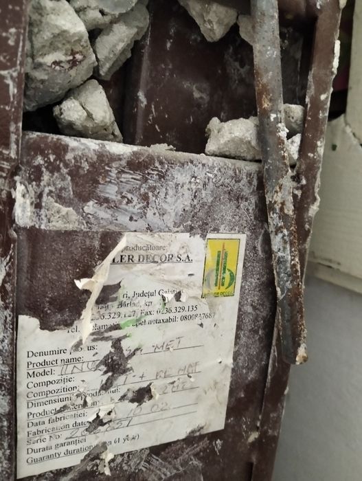 Usa metalica in stare buna