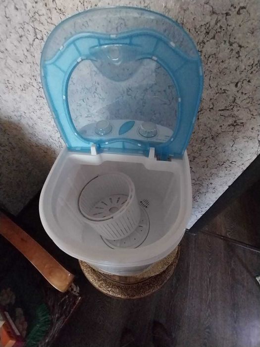 Стиральная машинка компактная.