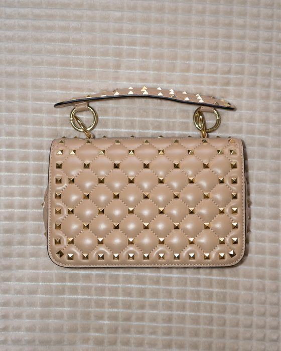 Чанта по модел на valentino garavani