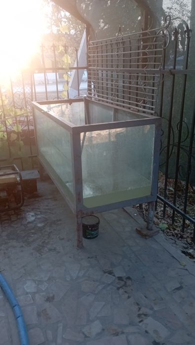 Аквариум эни 80 см буйи 1,80 см баландлиги 80 см ойна калинлиги 1 см