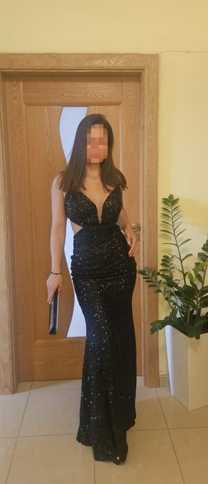 Официална рокля за повод.