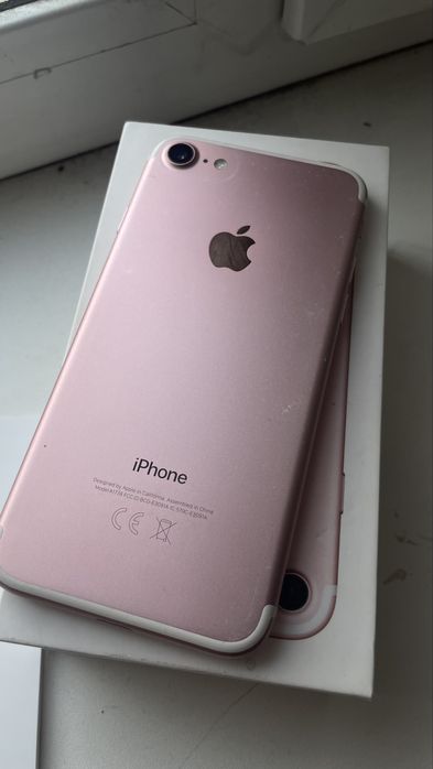 Продам Айфон 7 (32) Roze gold