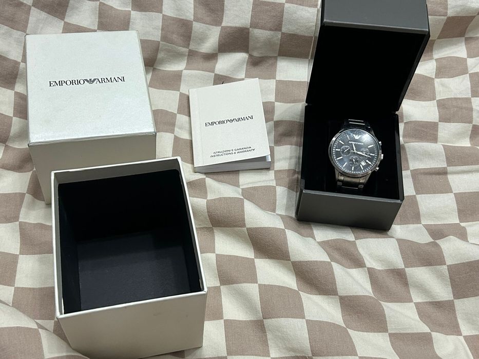 Продам часы emporio armani