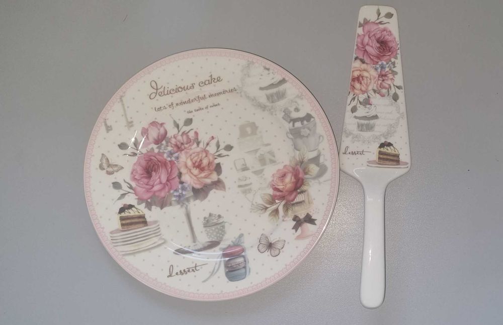 Set de tort 8 piese platou cu 6 farfurii si o spatula Delicious Cake wonderful memories 27 / 19 cm