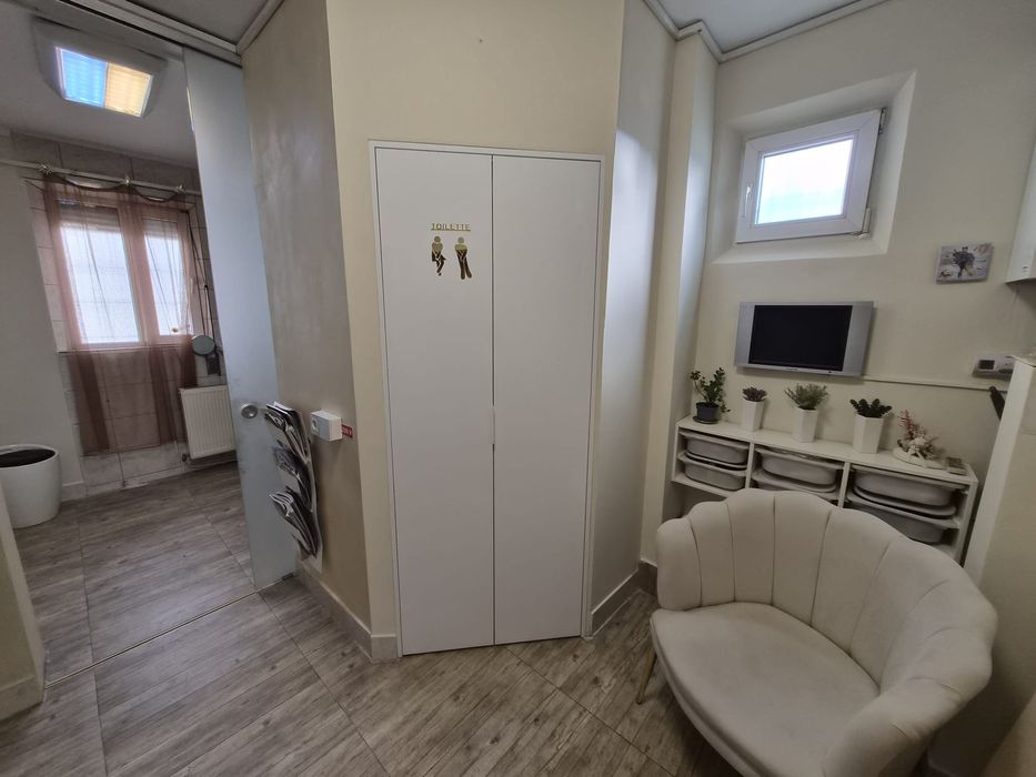 De vânzare apartament (spațiu comercial)