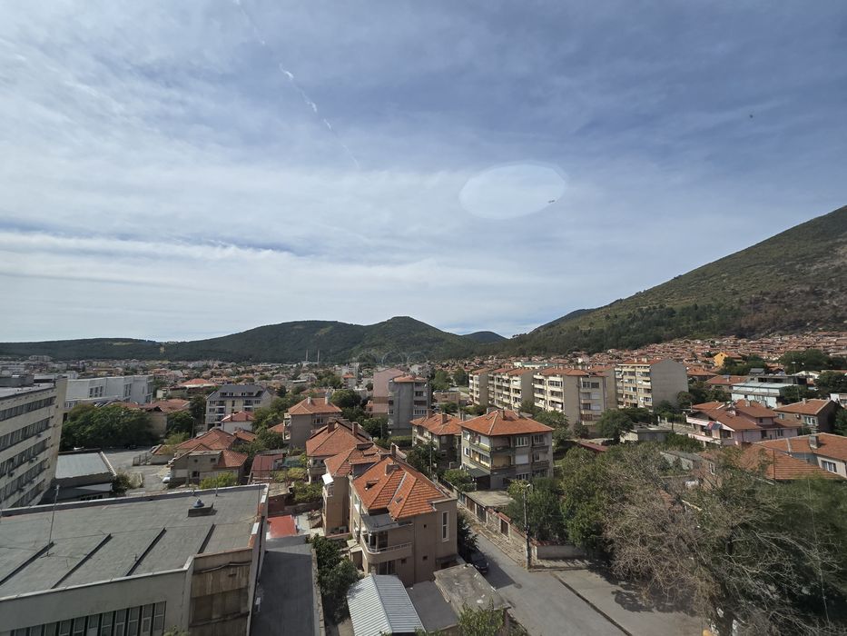 Продава се Тристаен апартамент в Сливен, Център - 70 кв.м за 2143 €/кв.м - Снимка #17