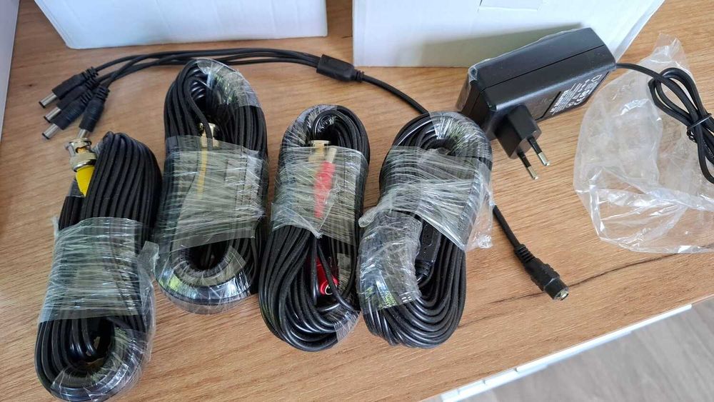 DVR за видеонаблюдение + 4 камери