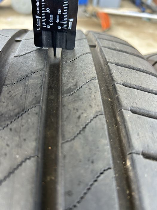 2 летни гуми bridgestone 225 40 18 6,5mm dot 1025