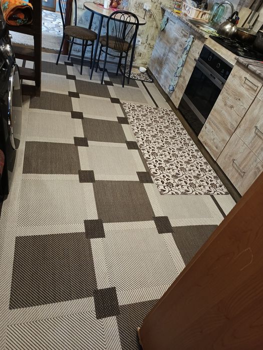 Продам 2 современных ковра