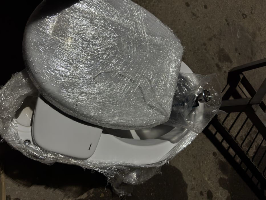 Унитаз новый прадаю