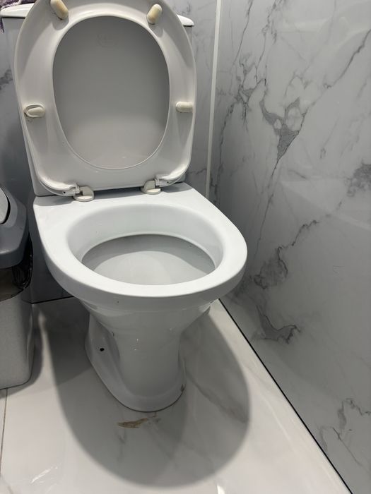 Продается б/у унитаз