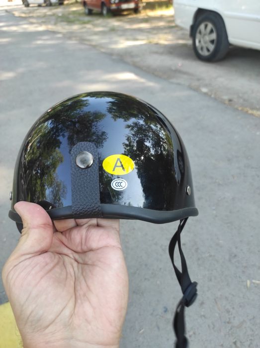 Продам шлем экипировка.