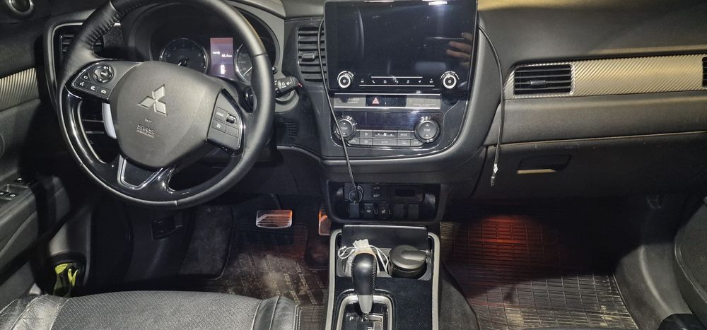 Mitsubishi outlander,