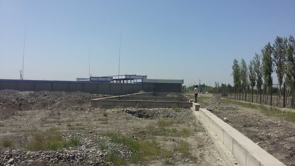 Курилиши тугалланмаган "АВТОСЕРВИС" бино ва иншоотлари сотилади.