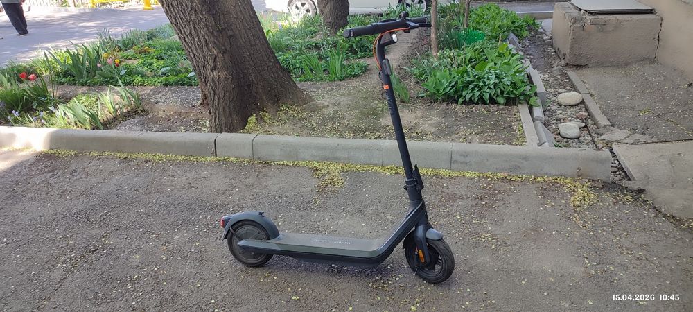 Ninebot E2 pro электросамокат.