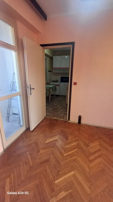 Дава се под наем многостаен апартамент в Кърджали