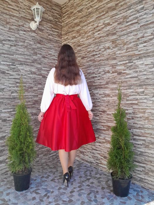 Rochie elegantă cu motive tradiționale