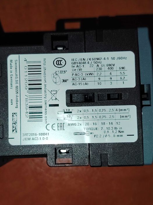 Contactor cu 3 poli Siemens Sirius , 400 V , DC 24 V , NOU