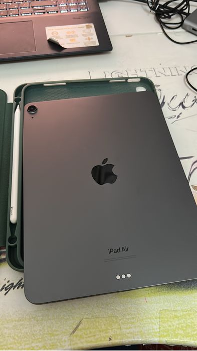 Apple iPad Air 11