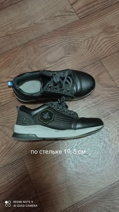 Для девочки,отлично для школы.Цена за одни.Размер на фото