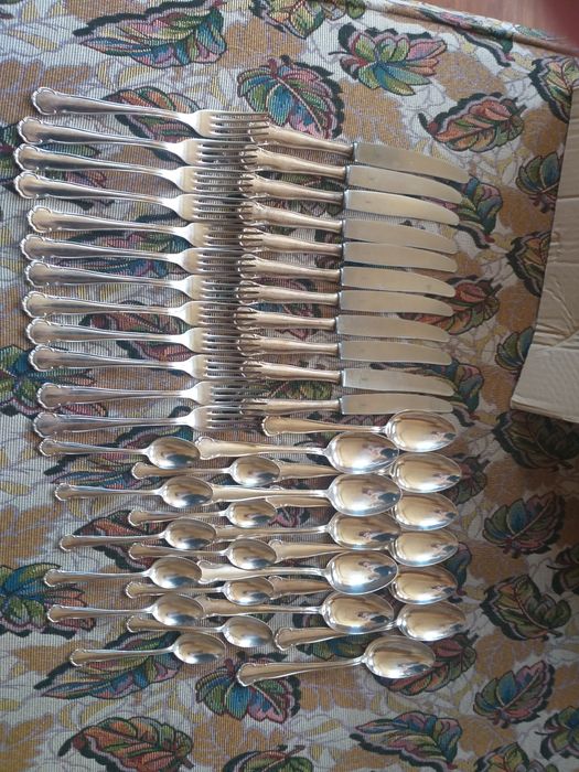 Set tacâmuri vintange argintate 46 piese